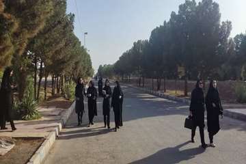همایش پیاده روی در دانشگاه علوم پزشکی کاشان برگزار شد